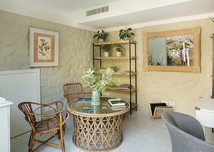 Costa Del Capitano Seaside