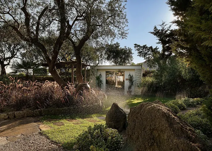 Costa Del Capitano Seaside Hotel 3*