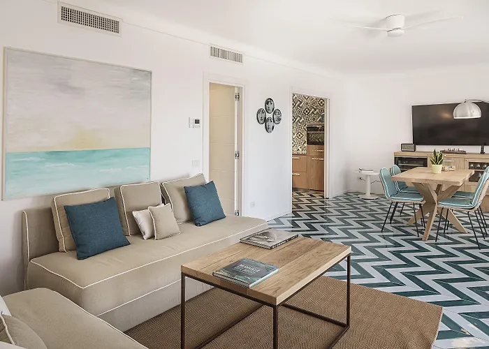 Hotel Costa Del Capitano Seaside 3*